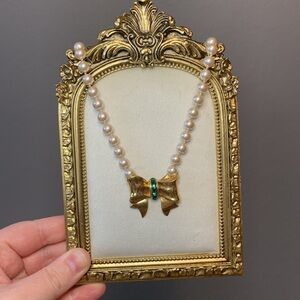 Carolee Faux Pearl & Gold Bow Necklace 16" w/ Green Accent Stones